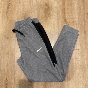 Nike women’s showtime joggers/Sweatpants
